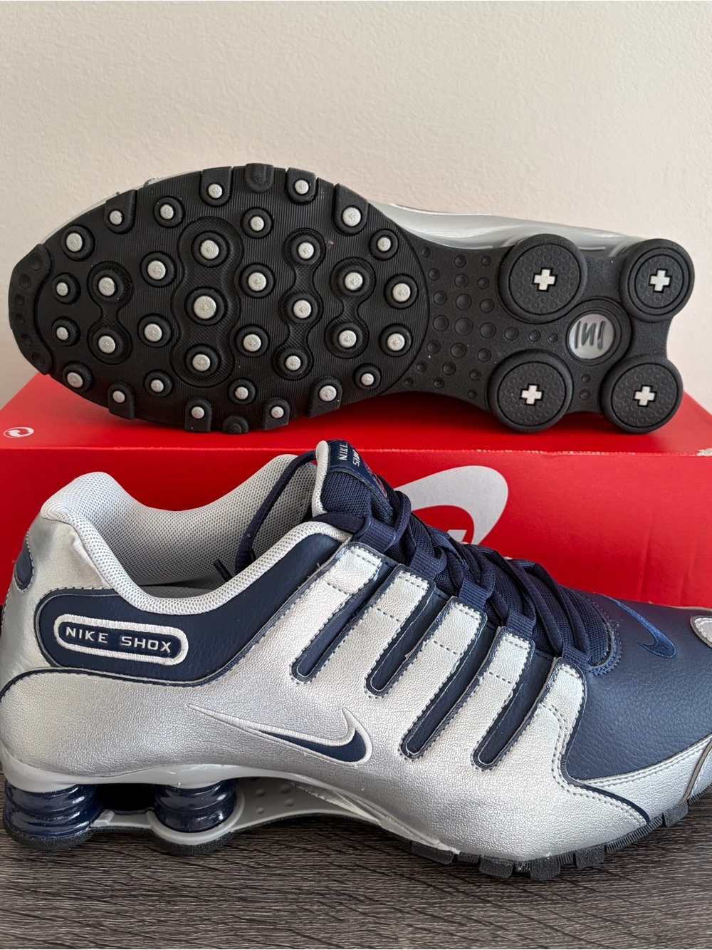 Men's Size 10.5 Nike Shox NZ Metallic Silver Navy Blue Running Shoes